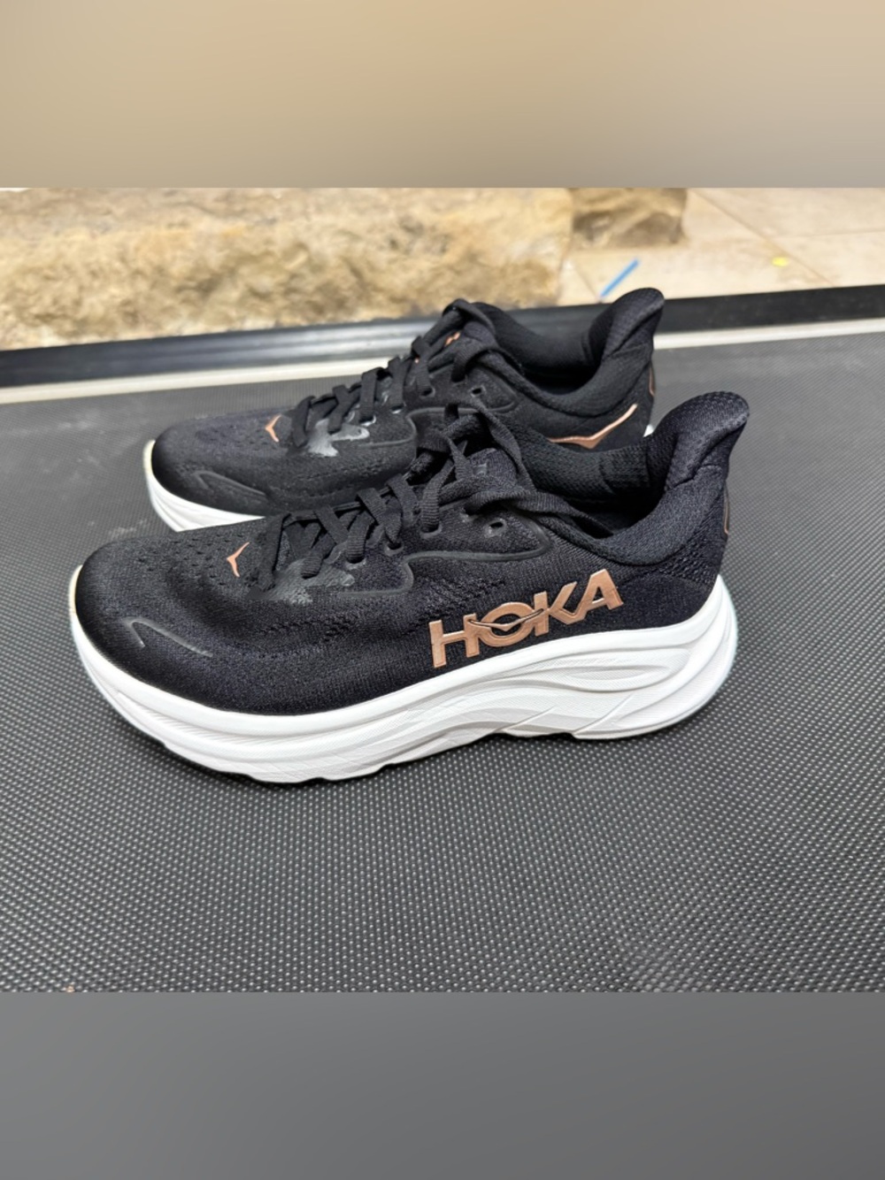 Hoka Clifton 10